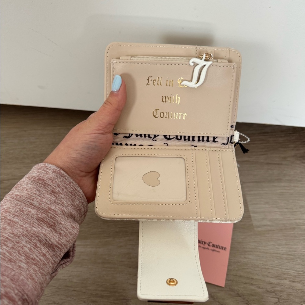 Juicy Couture Cream and Gold Wallet - Picture 8 of 8
